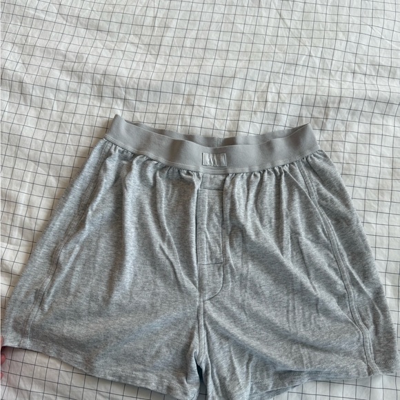 SKIMS BOYFRIEND LOOSE BOXER - Picture 1 of 2